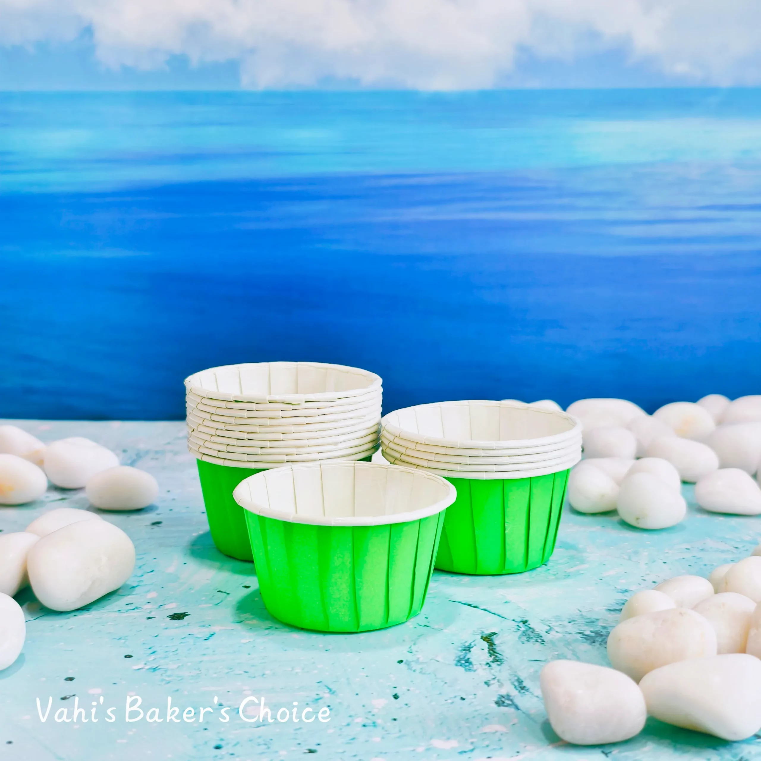 Cupcake Liners Green with White