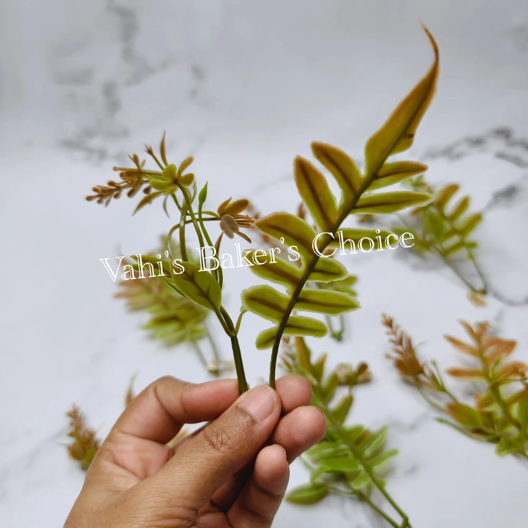 Green Plastic Leaf Filler 13 cm