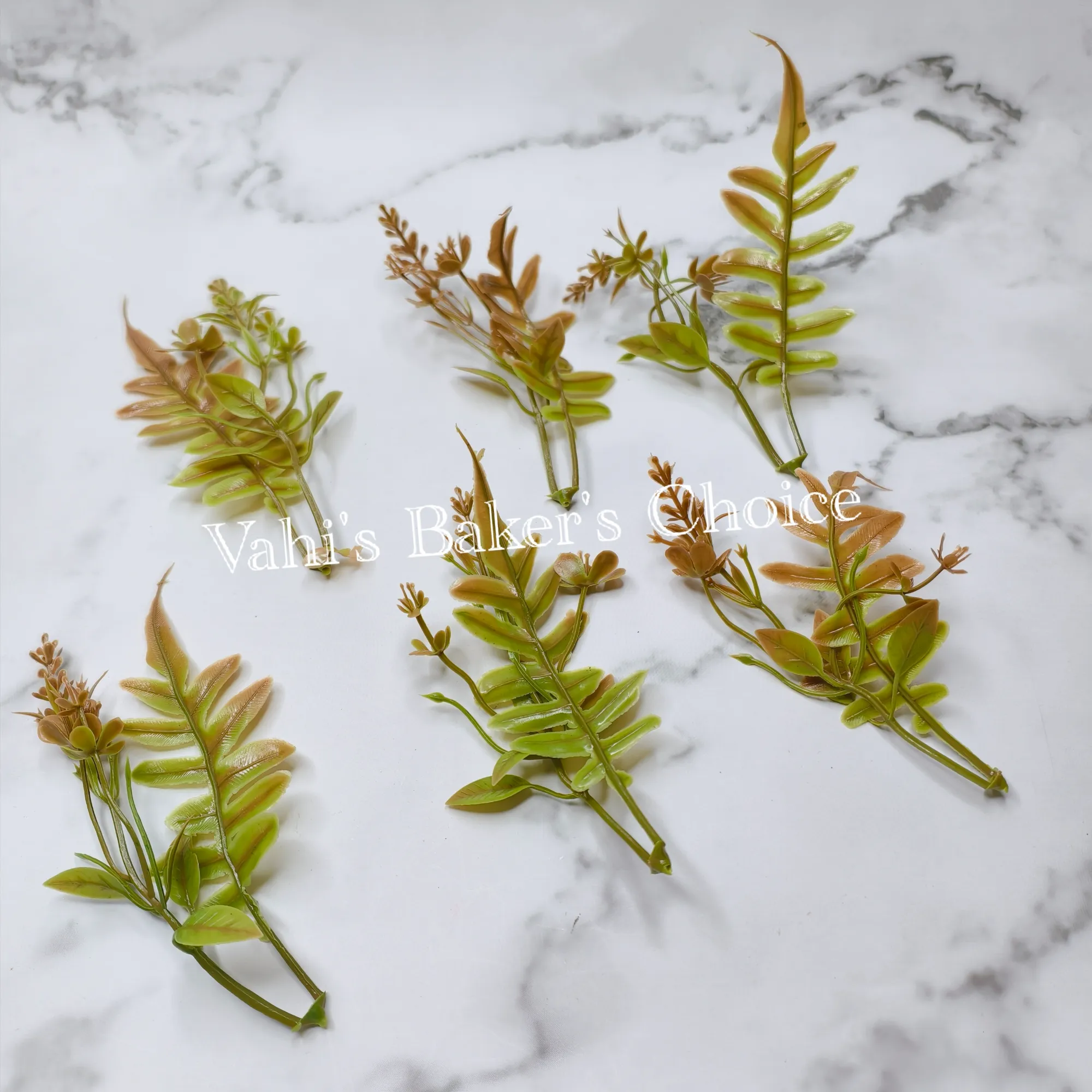 Green Plastic Leaf Filler 13 cm