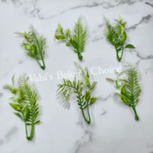 Green White Plastic Leaf Filler 11 cm