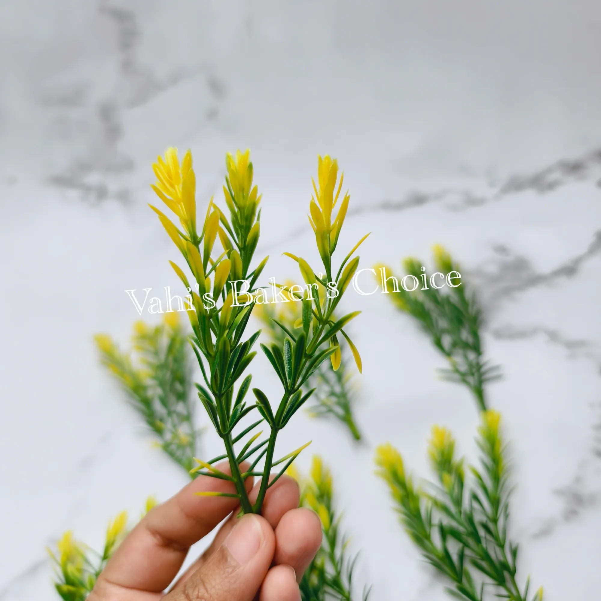 Green Yellow Plastic Leaf Filler 11 cm
