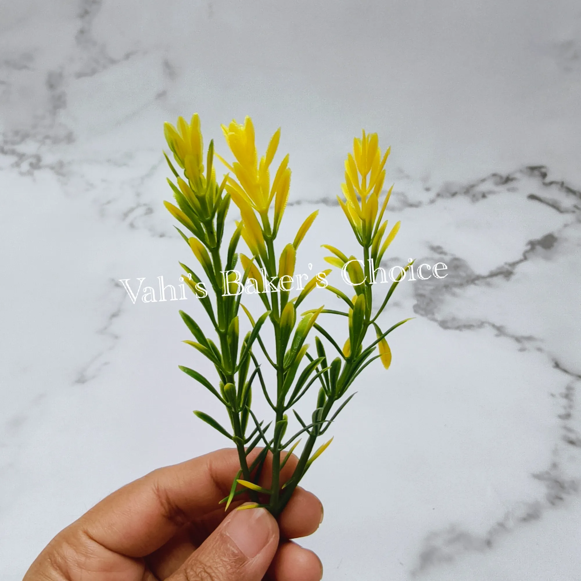Green Yellow Plastic Leaf Filler 11 cm